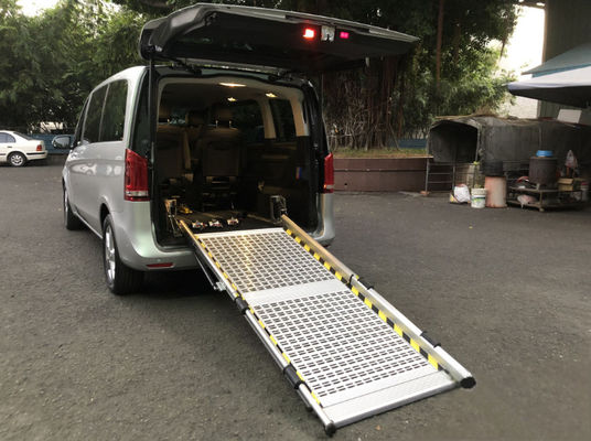 Đường lối vào xe lăn cao cấp cho MPV & Vans phổ biến ¢ Được thiết kế để thoải mái và an toàn